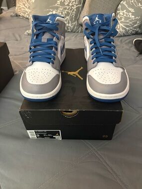 Nike Air Jordan 1 Mid - White, Gray & Blue